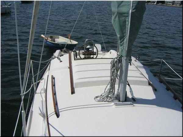 1983_deck_Aft_No Pulpit_OB_Wheel.jpg