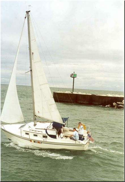 1986 Y Knot Under Sail.jpg